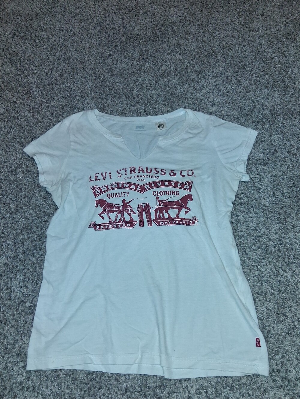 Women's Levi T-shirt, Retro Design, V-neck, Small
